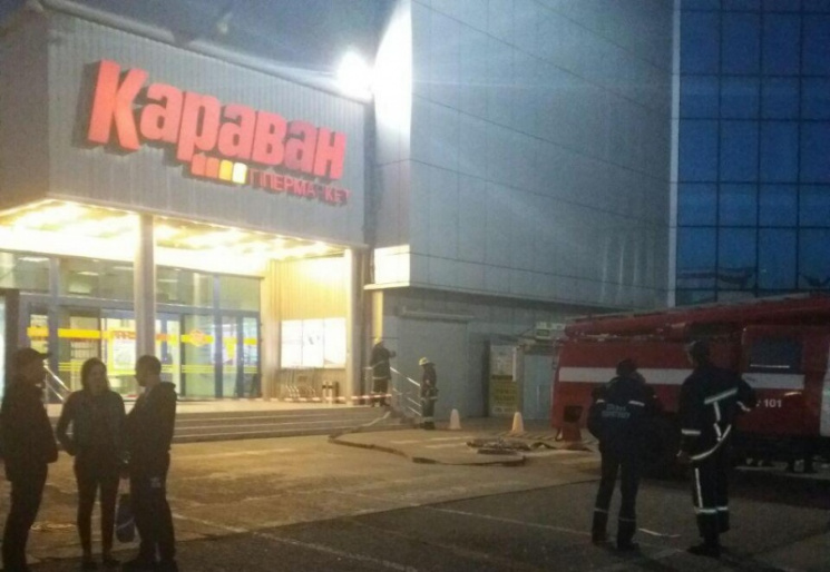 В торговом центре в Черновцах искали взр…