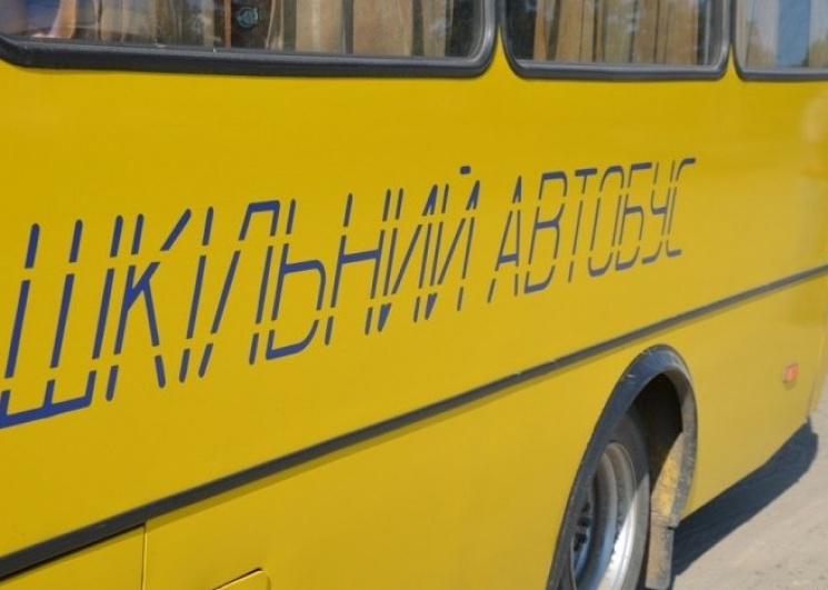 На Вінниччині шкільний автобус потрапив…