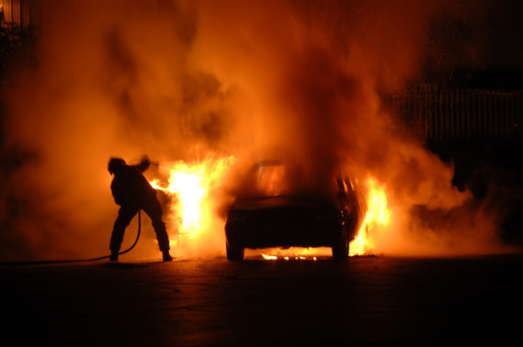 Вночі в Одесі горіли два автомобілі…