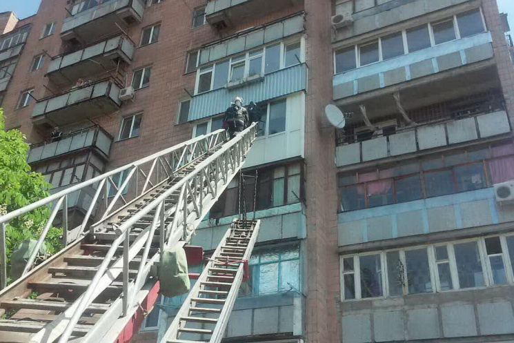 В Харькове в девятиэтажке загорелась пус…