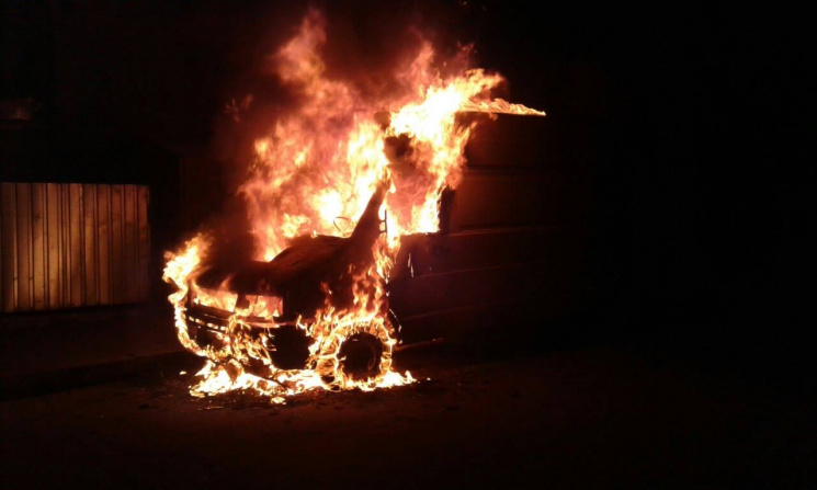 У Вінниці вночі згорів мікроавтобус IVEK…