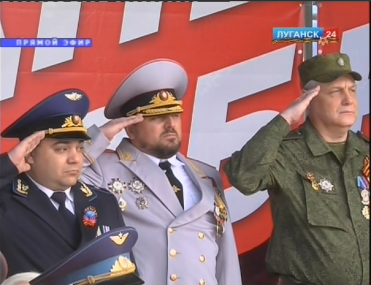 У Луганську відкрили парад "ЛНР": Корнет…