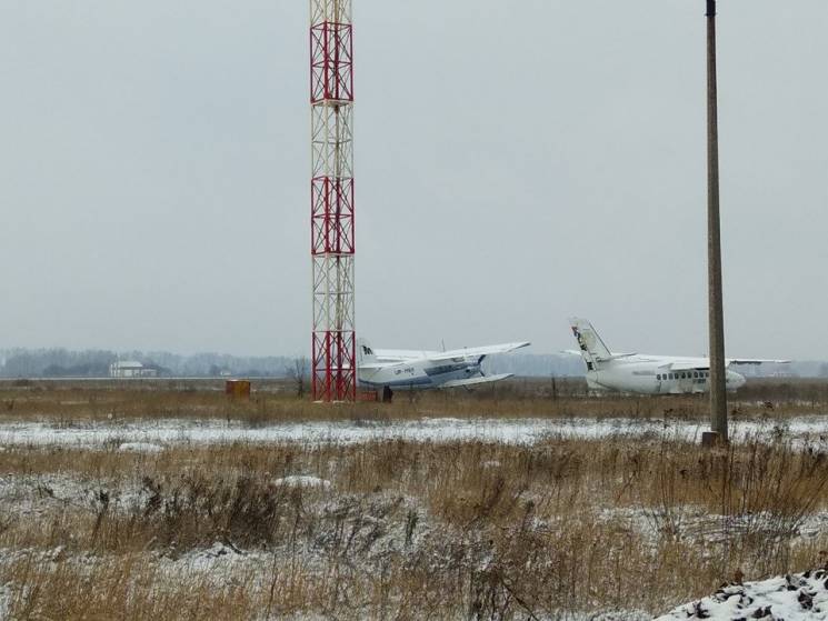 Злітно-посадкову смугу аеропорту Полтави…