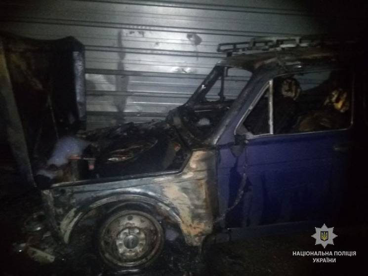 У Полтаві за одну ніч згоріли дві автівк…