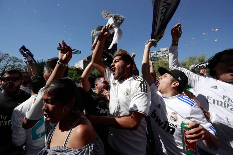 Як у Мадриді фанати "Реалу" святкують "к…
