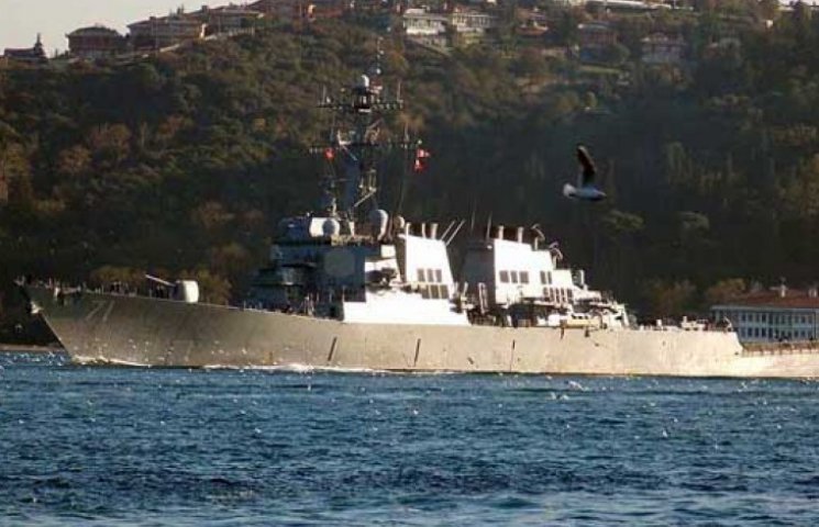 Эсминец США встретился в Черном море с р…