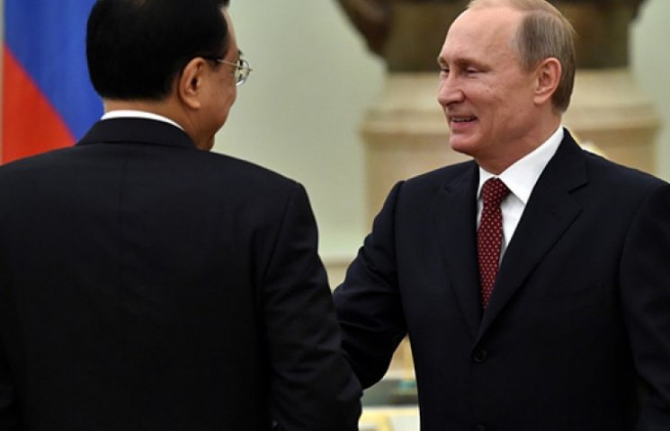 Путин «уступил» Китаю свое влияние в Цен…