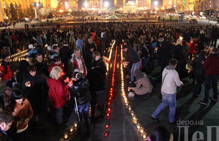 В центре Киева появился огромный «огненн…