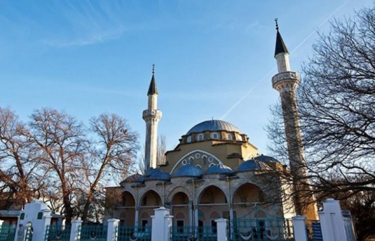 В Крыму подожгли мечеть…
