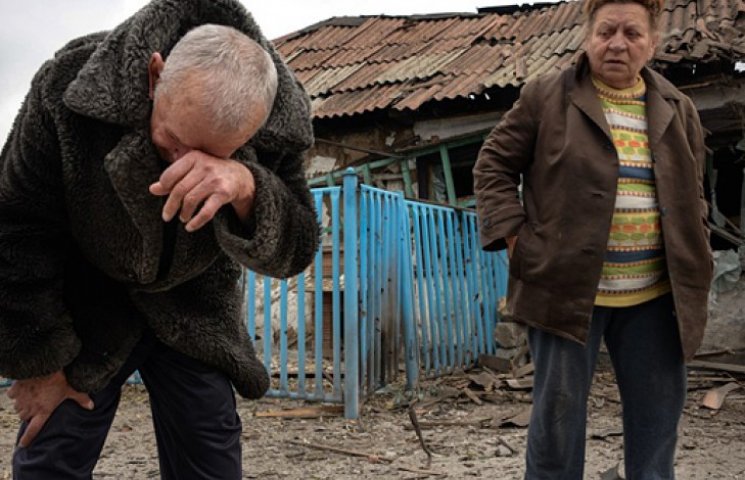 Пенсионеры на Донбассе устроили массовое…