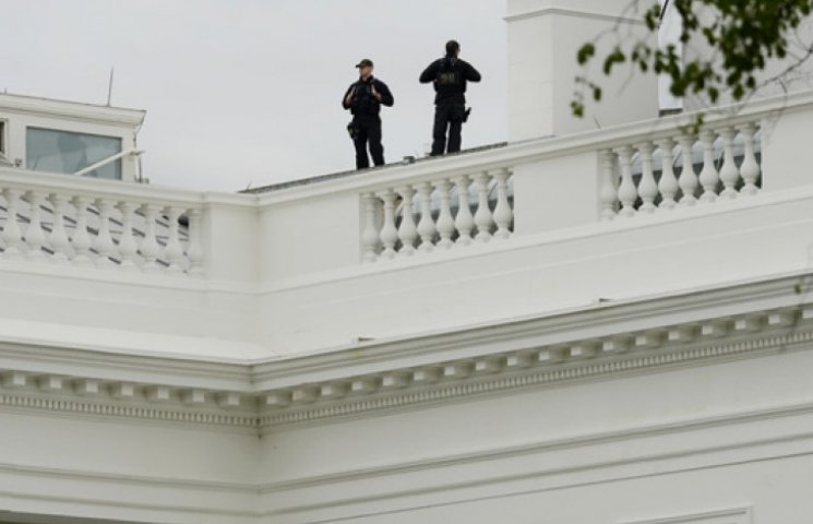 Охорона Білого дому облажалася через кущ…