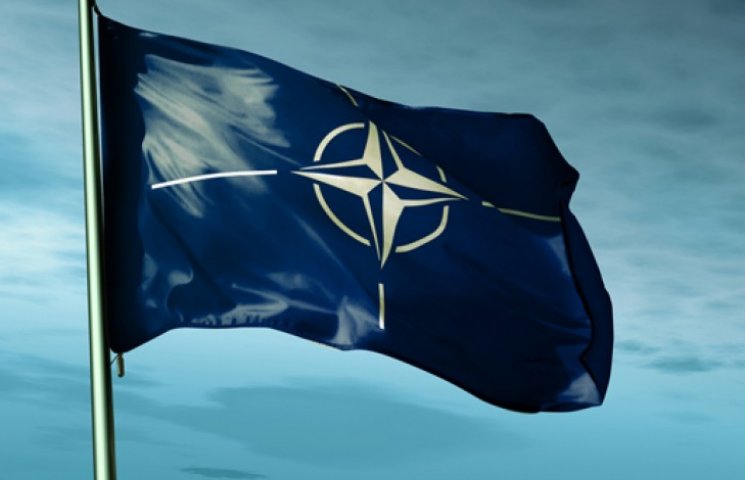 Россия у ворот: НАТО укрепляет оборону и…