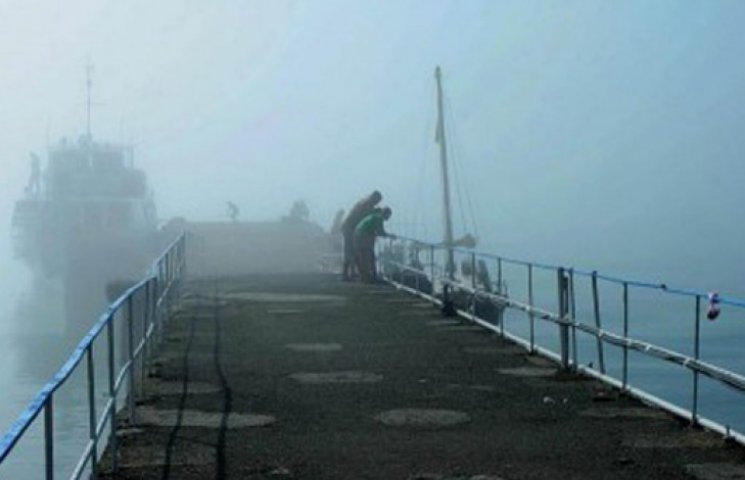 Туман заблокировал на Керченской перепра…