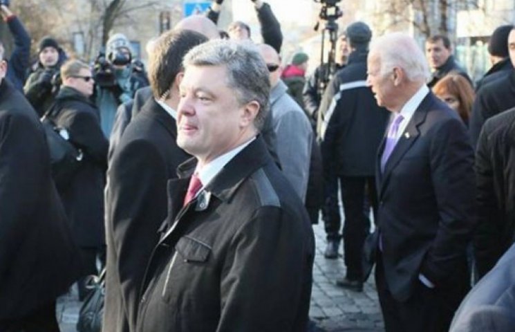 Порошенко і Байден відвідали Майдан…