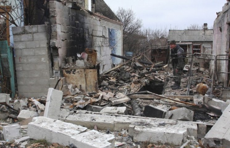 Ночью и утром Донецк содрогается от взры…