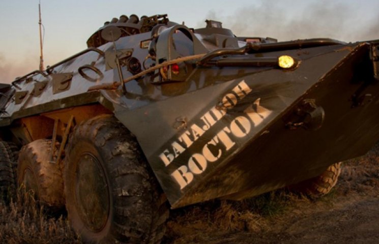 На Луганщині бойовики на БТРах увірвалис…