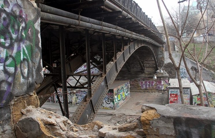 Міст Коцебу відремонтують лише у 2016 ро…