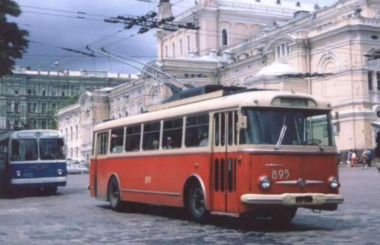 Перший тролейбусний рух у Києві відкрили…