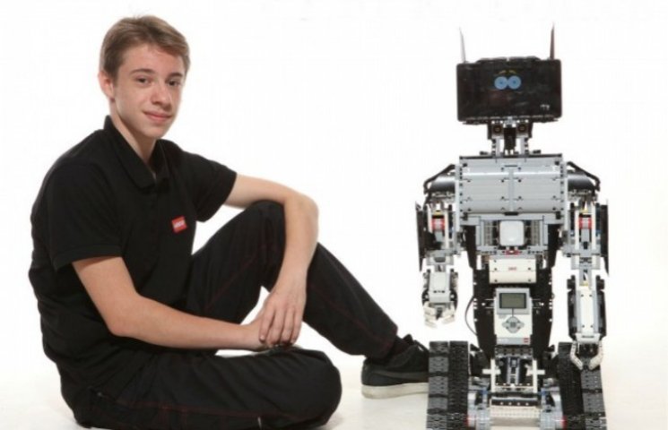 Ужгородський школяр створив роботів, які…