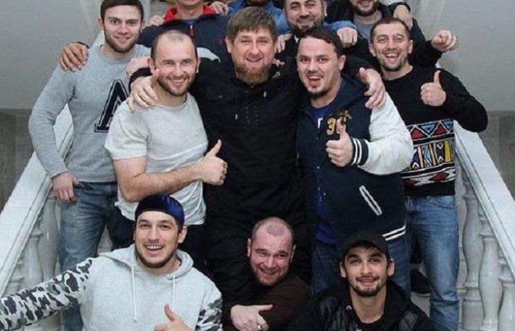 Кадыров подарил "веселым и находчивым" д…