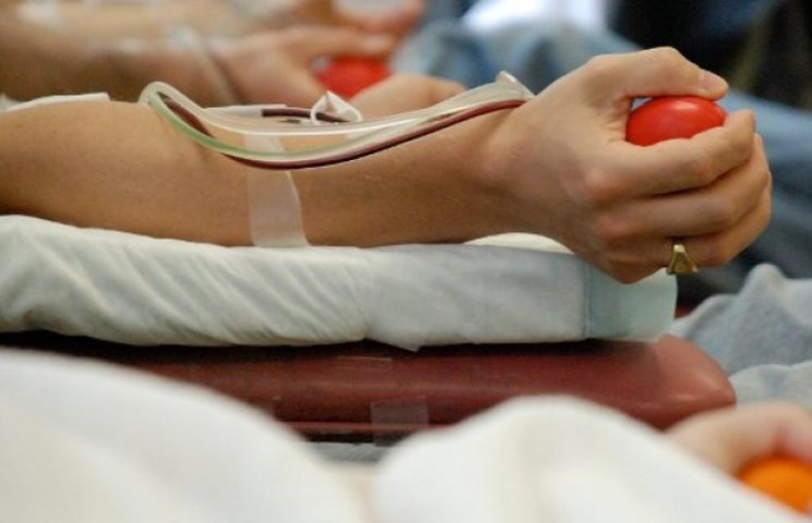 У Кіровограді волонтери збирають кров дл…