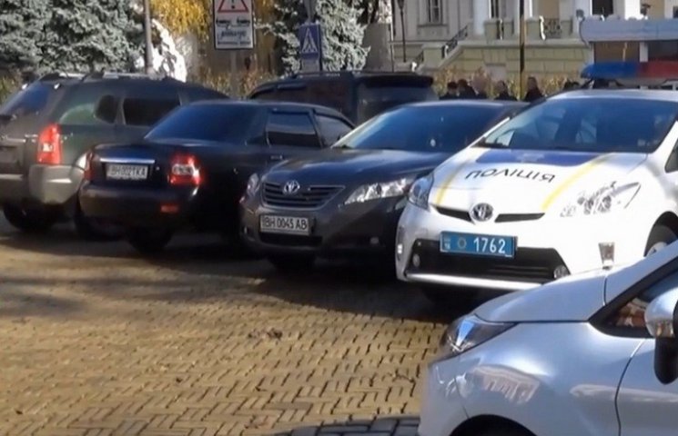 Одеська поліція не штрафує прокурорів та…