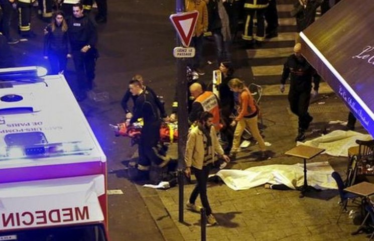 Теракти у Франції: Під 150 загиблих та с…
