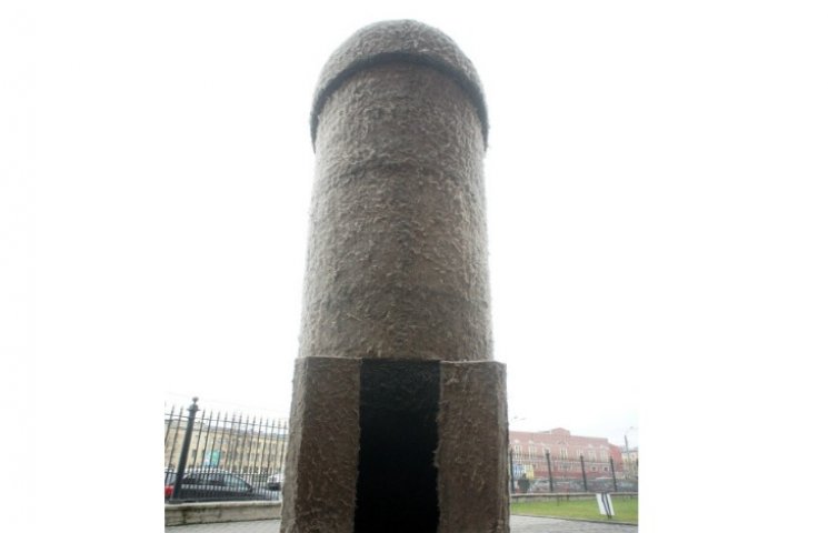 В Росії поставили памятник валянку, схож…