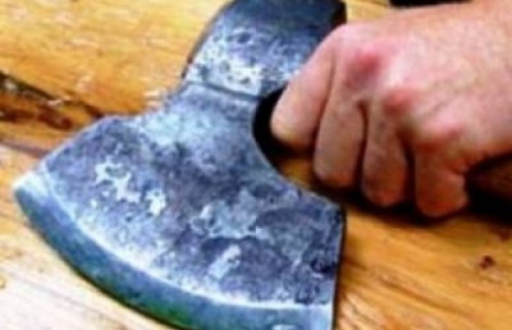 На Сумщині 74-річна жінка вбила сокирою…
