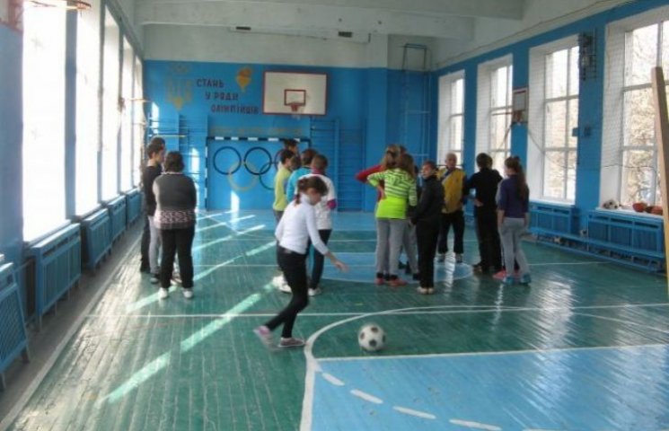 В Ужгороде школьникам тесно в спортзалах…