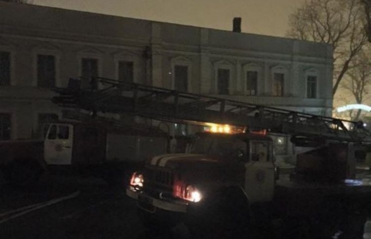 В центрі Одеси згорів поверх з волонтерс…