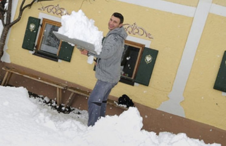 Кличко ненавидить сніг у Києві, бо його…