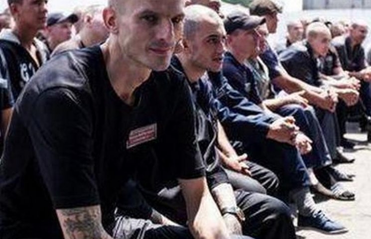 У "Л-ДНР" сотні ув'язнених хочуть потрап…
