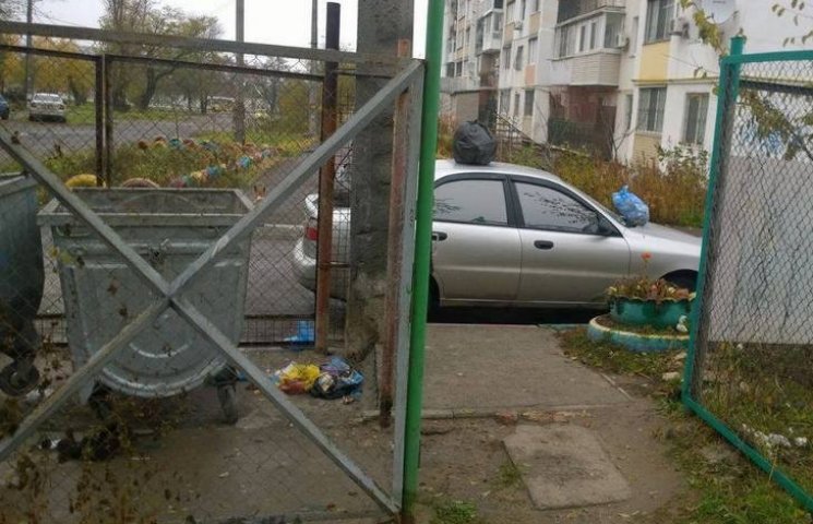 Миколаївці покарали нахабного паркувальн…