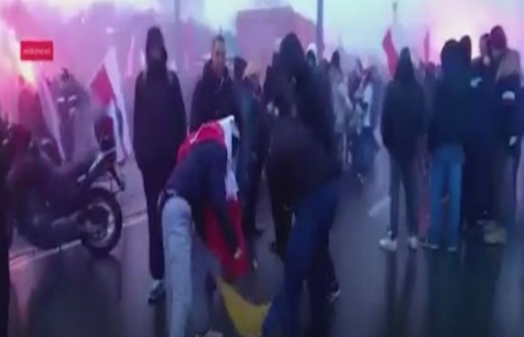 На Марші незалежності у Польщі спалили п…