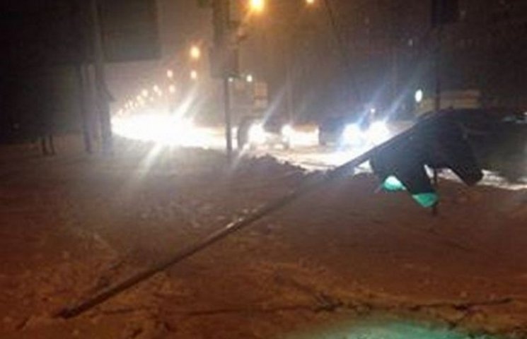 У Львові падають світлофори (ФОТО)…