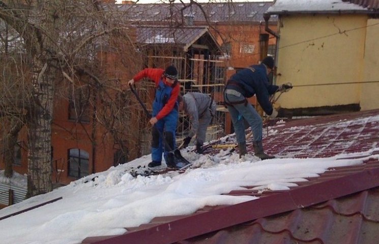 В трех ПТУ на Тернопольщине из-за снега…