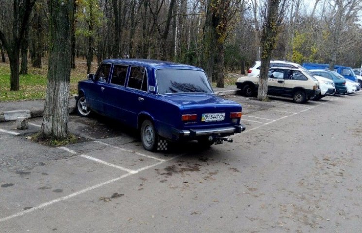 По улицам Одессы ездит "Жигули"-лимузин…