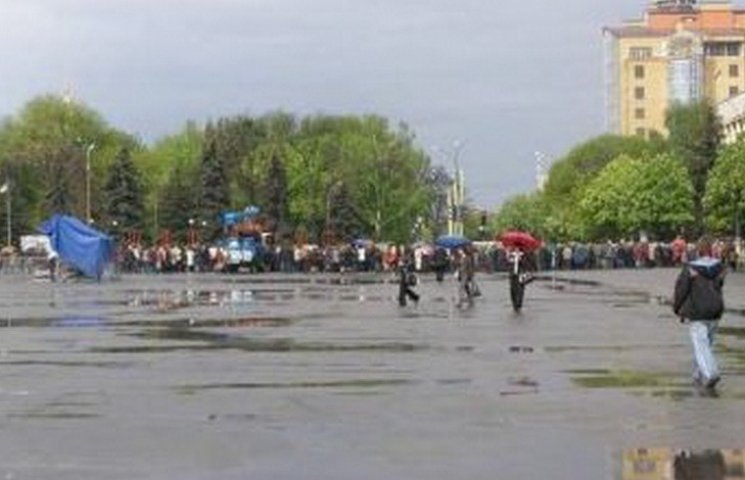 Центр столицы Западного Донбасса реконст…