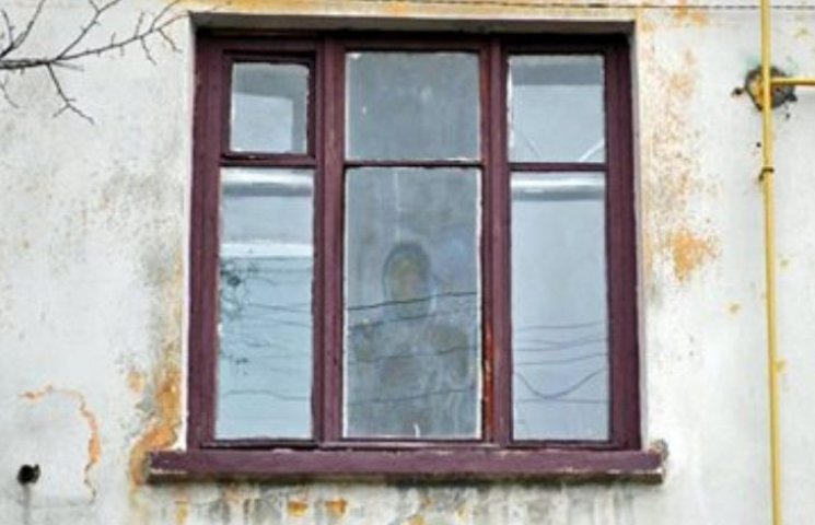 В селі на Миколаївщині на склі будинку п…