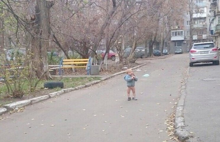 В Одессе пьяная мать оставила полураздет…