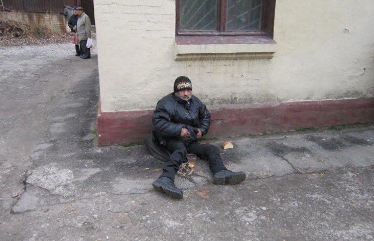 Бездомные потянулись к запорожским тепло…