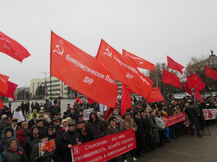 У Донецьку і Луганську комуністи пройшли…