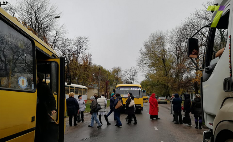 Співробітники дитячого санаторію "Ластів…