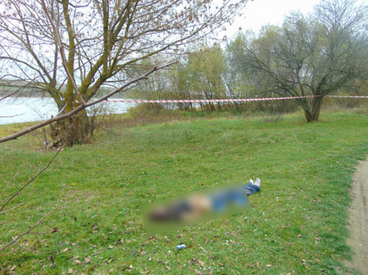 На Буковині вбили чоловіка: Поліція шука…