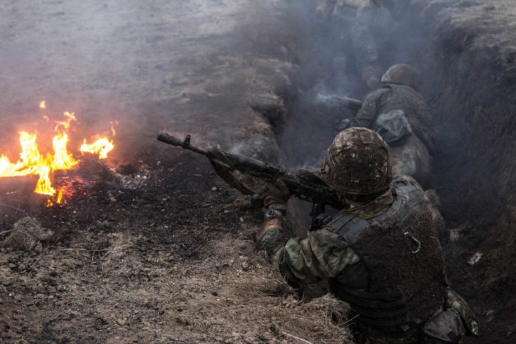 Боевики все чаще палят по воинам АТО: Дв…