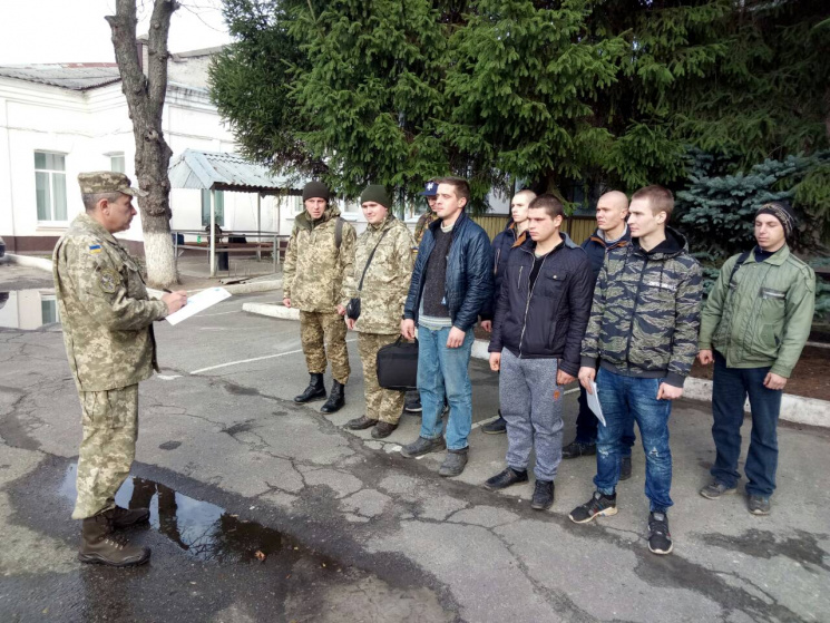 На Харківщині до армії призвали ще 40 оф…