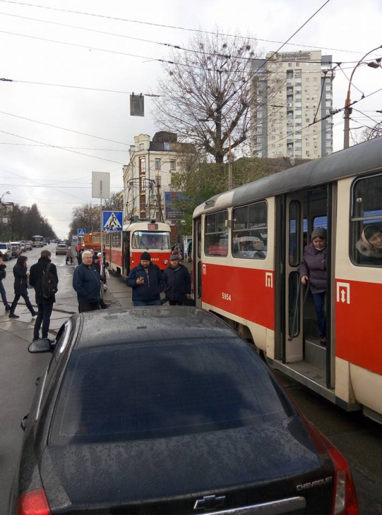Як у Києві водій-жлоб зупинив рух громад…
