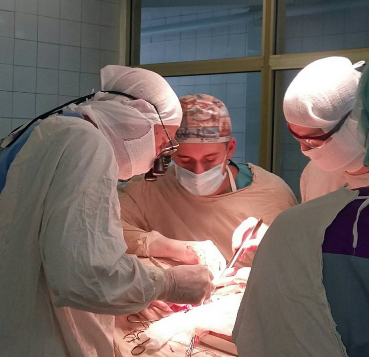 У Дніпрі 15 лікарів рятували пораненого…