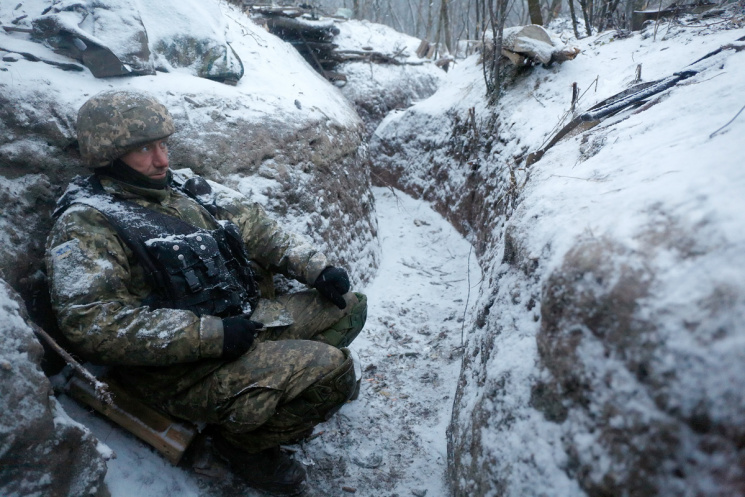 Боевики засыпают минами Луганщину, один…